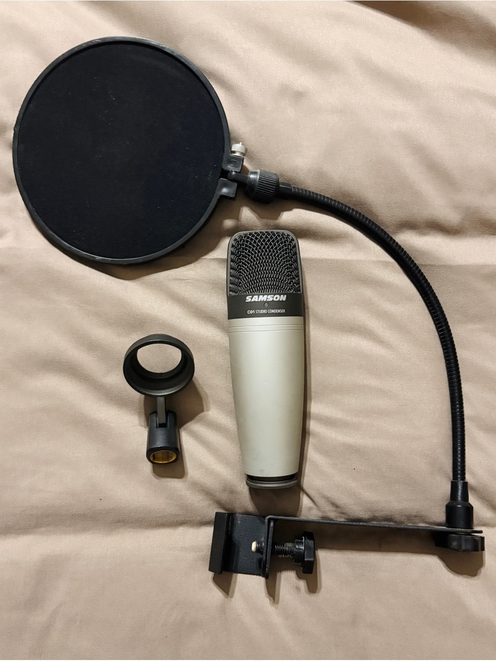 SAMSON C01 condenser studio mic & pop filter screen